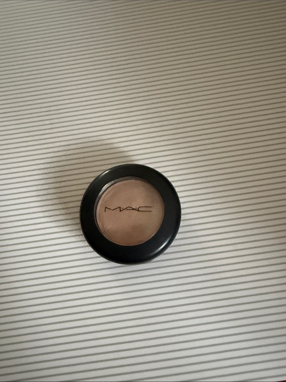 MAC Cosmetics Beige Powder Eyeshadow - naked lunch